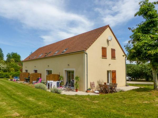 Salviac (46340) Immeuble de 4 appartements T3 duplex à Salviac