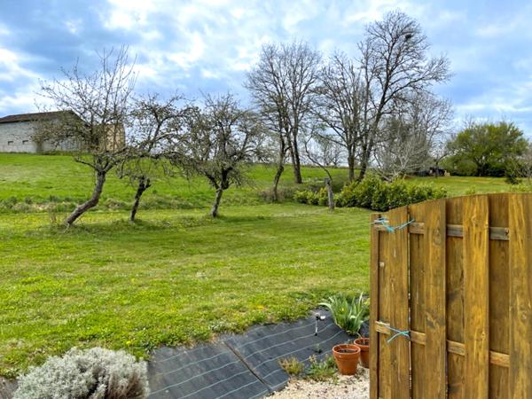 Salviac (46340) Immeuble de 4 appartements T3 duplex à Salviac