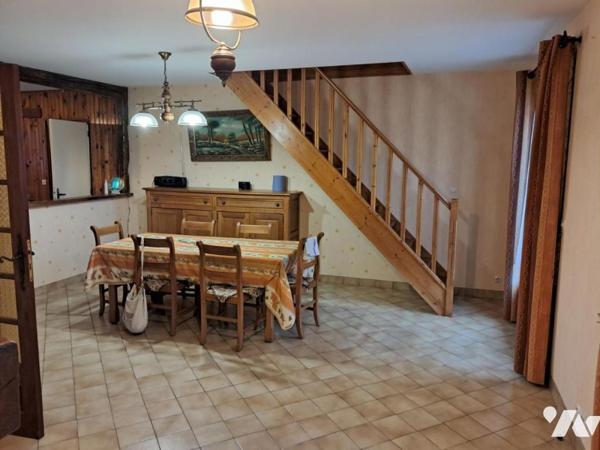 PARCE SUR SARTHE : PAVILLON de plain-pied sur terrain 632 m²