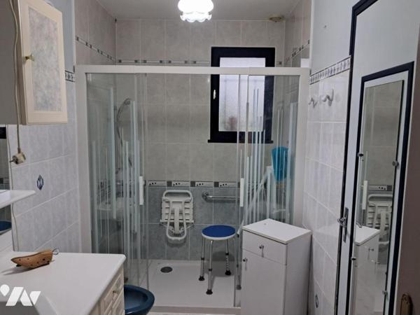 PARCE SUR SARTHE : PAVILLON de plain-pied sur terrain 632 m²