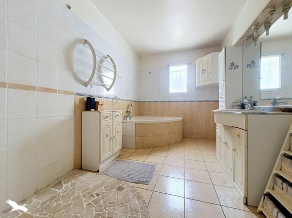 Maison à vendre 182 000 € Dun-sur-Auron 7 p 165 m² DPE D