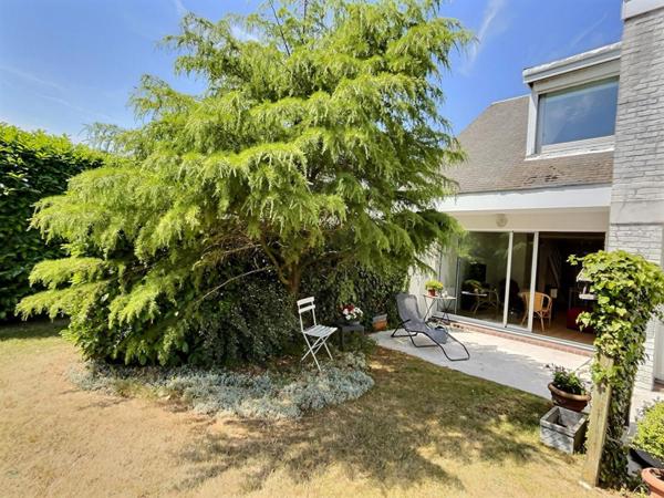COTTAGE 52M2, TERRASSE, CELLIER, STATIONNEMENT, GARDIEN À L'ANNÉE