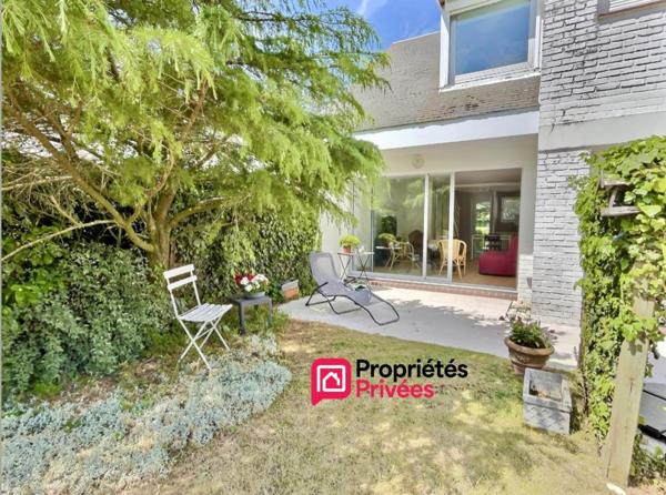 COTTAGE 52M2, TERRASSE, CELLIER, STATIONNEMENT, GARDIEN À L'ANNÉE