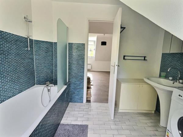 COTTAGE 52M2, TERRASSE, CELLIER, STATIONNEMENT, GARDIEN À L'ANNÉE