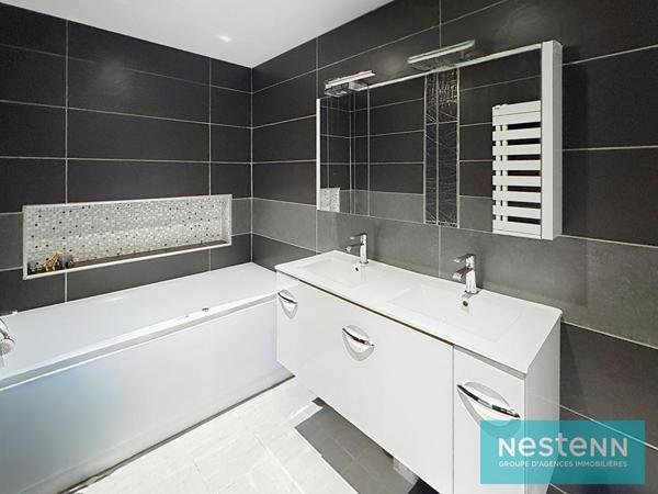 À VENDRE Maison de charme en hyper centre de Lamballe- 6 chambres et un t2 loué investissement