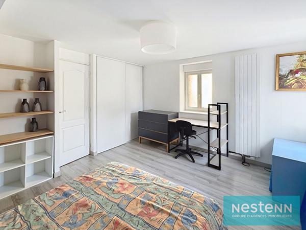 À VENDRE Maison de charme en hyper centre de Lamballe- 6 chambres et un t2 loué investissement