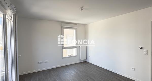 Location Appartement 3 pièces 60.3 m² - Villeneuve-saint-georges 94190