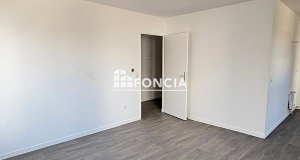 Location Appartement 3 pièces 60.3 m² - Villeneuve-saint-georges 94190