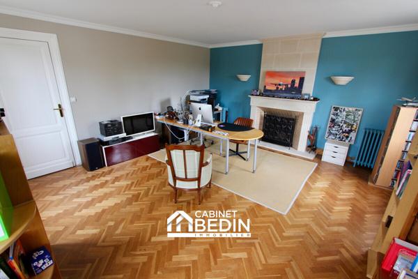 Vente Maison 10 pieces Ambares Et Lagrave 6 chambres