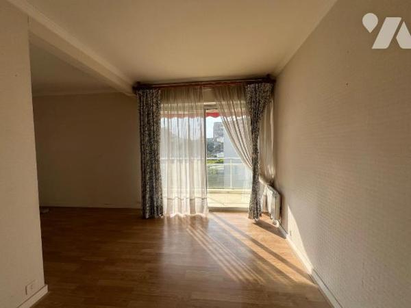 A VENDRE - LA BAULE  - SECTEUR DE GAULLE ET PROXIMITE IMMEDIATE MER - APPARTEMENT T3 AVEC JOLIE...