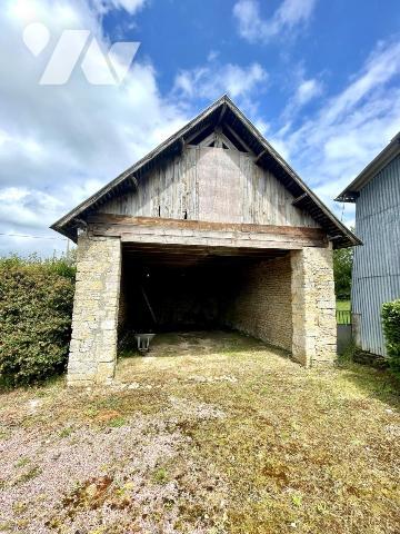 Authentique corps de ferme en pierre à rénover – À seulement 10 minutes de Bayeux