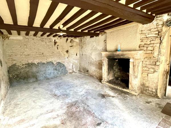 Authentique corps de ferme en pierre à rénover – À seulement 10 minutes de Bayeux