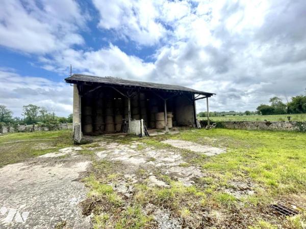 Authentique corps de ferme en pierre à rénover – À seulement 10 minutes de Bayeux