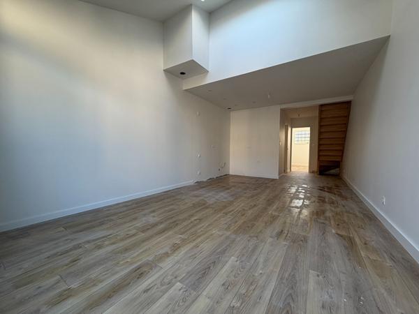 A vendre - Maison 2 chambres de 65 m² entièrement rénovée avec cour "Angers Mirabeau / Parc du Pin"