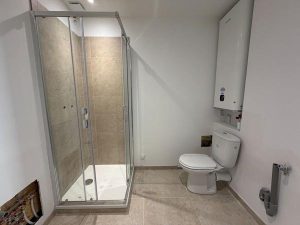 A vendre - Maison 2 chambres de 65 m² entièrement rénovée avec cour "Angers Mirabeau / Parc du Pin"