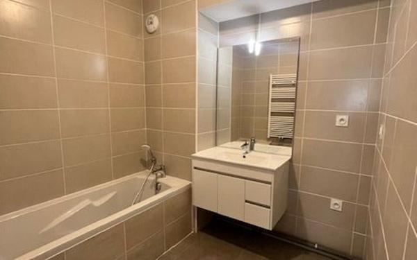 Appartement à louer    2 pièces •  Meximieux