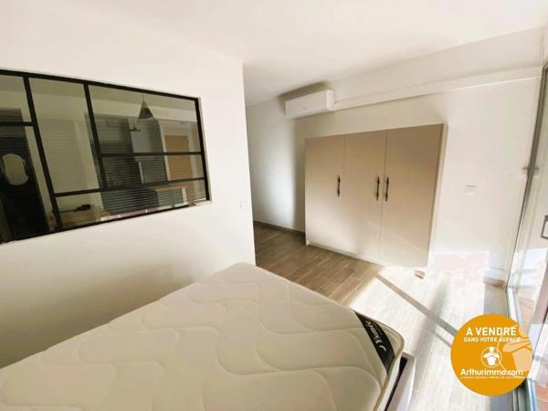 Vente                                                      Appartement
                        
                     2 pièces                      30 m2                     à Le Lavandou