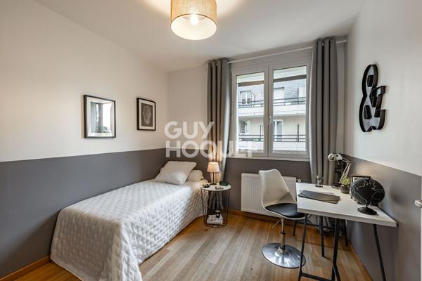 EN EXCLUSIVITE MAISON CHAVILLE  RIVE DROITE