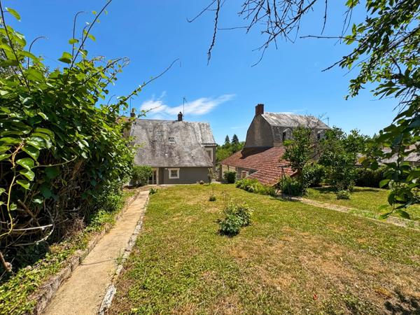 Maison de village avec dépendances - 3 pièces - à CHATILLON EN BAZOIS (58)
