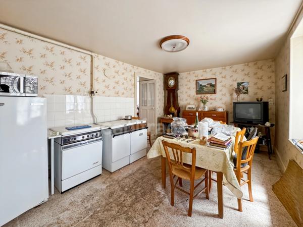 Maison de village avec dépendances - 3 pièces - à CHATILLON EN BAZOIS (58)
