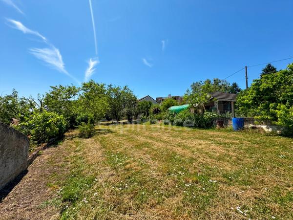 Maison de village avec dépendances - 3 pièces - à CHATILLON EN BAZOIS (58)