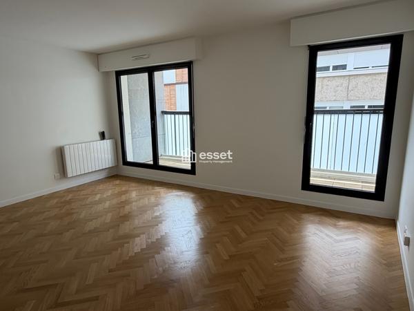 Location Appartement 3 pièces 74 m² - Paris 75015