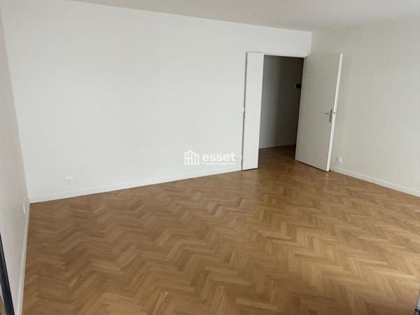 Location Appartement 3 pièces 74 m² - Paris 75015