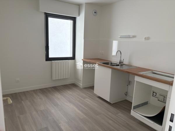 Location Appartement 3 pièces 74 m² - Paris 75015