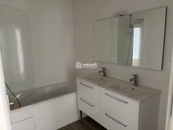 Location Appartement 3 pièces 74 m² - Paris 75015