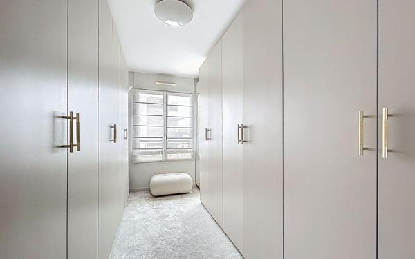 Appartement à vendre    4 pièces • 94 m2 Suresnes