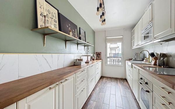 Appartement à vendre    4 pièces • 94 m2 Suresnes