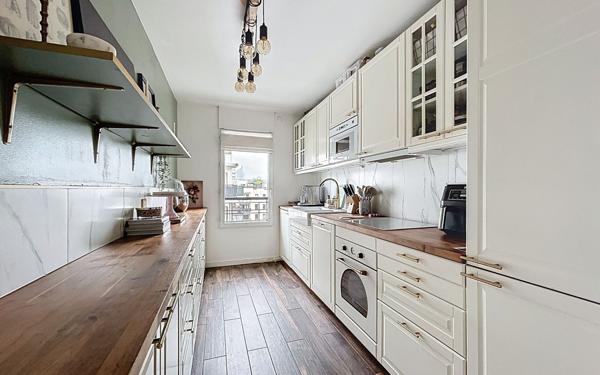 Appartement à vendre    4 pièces • 94 m2 Suresnes