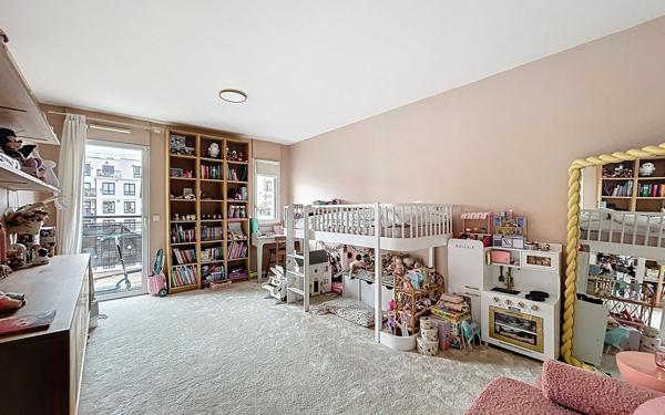 Appartement à vendre    4 pièces • 94 m2 Suresnes