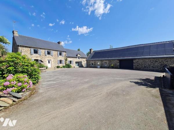 A VENDRE ROHAN / SAINT GOUVRY Longère et dépendances