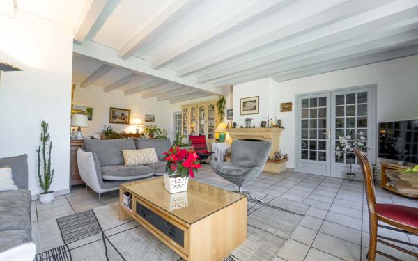 Maison à vendre    4 pièces •  Saint-Julien-en-Born