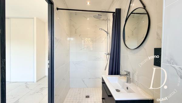 Maison contemporaine  de 2022 de 164 m² – 4 chambres