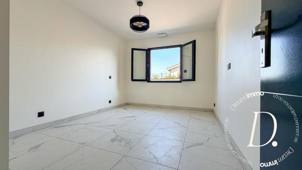 Maison contemporaine  de 2022 de 164 m² – 4 chambres