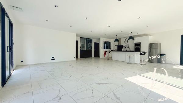 Maison contemporaine  de 2022 de 164 m² – 4 chambres