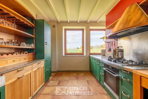 Propriété de charme avec piscine intérieure, dépendances et écuries