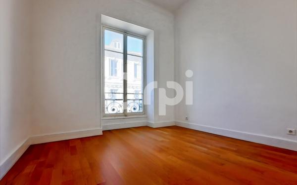 Appartement à vendre    6 pièces • 170 m2 Nice
