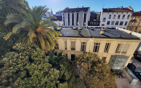 Appartement à vendre    6 pièces • 170 m2 Nice