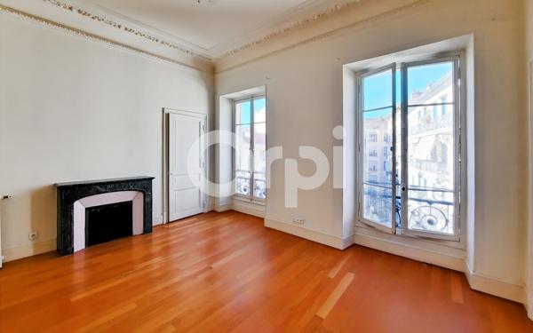 Appartement à vendre    6 pièces • 170 m2 Nice