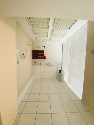 En plein centre-ville de COLOMIERS, à vendre locaux d'activités professionnelles ou commerciales de 331 m² au sol