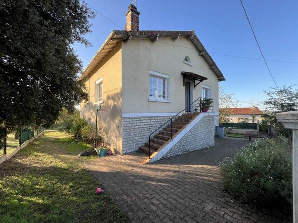 Maison à vendre |  Javerlhac-et-la-Chapelle-Saint-Robert |  4 pièces | 85 m²