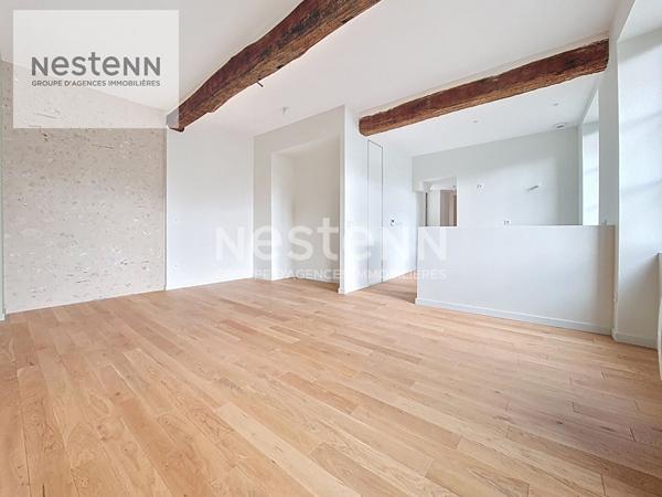 ORLEANS CENTRE entre LOIRE et CARMES - Superbe T2/3 de 68m2 - dernier étage - DPE C