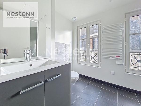 ORLEANS CENTRE entre LOIRE et CARMES - Superbe T2/3 de 68m2 - dernier étage - DPE C