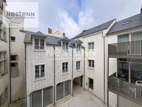 ORLEANS CENTRE entre LOIRE et CARMES - Superbe T2/3 de 68m2 - dernier étage - DPE C