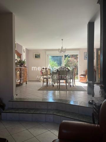 Maison à ARNAGE, 72230 - 6 pièces 140m²