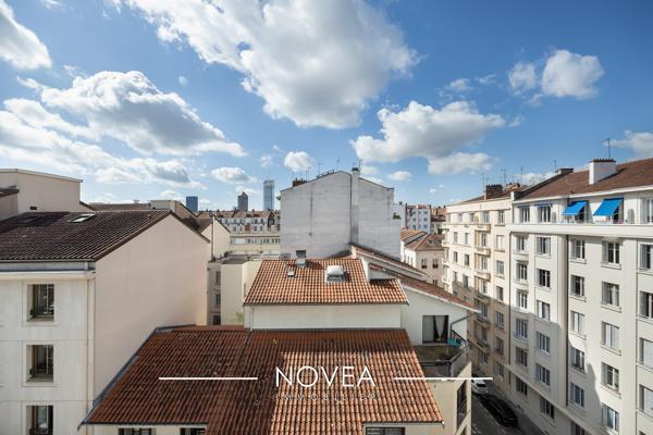 DERNIER ETAGE - DOUBLE BALCON - VUE DEGAGEE