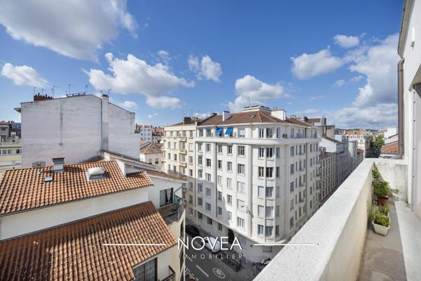 DERNIER ETAGE - DOUBLE BALCON - VUE DEGAGEE